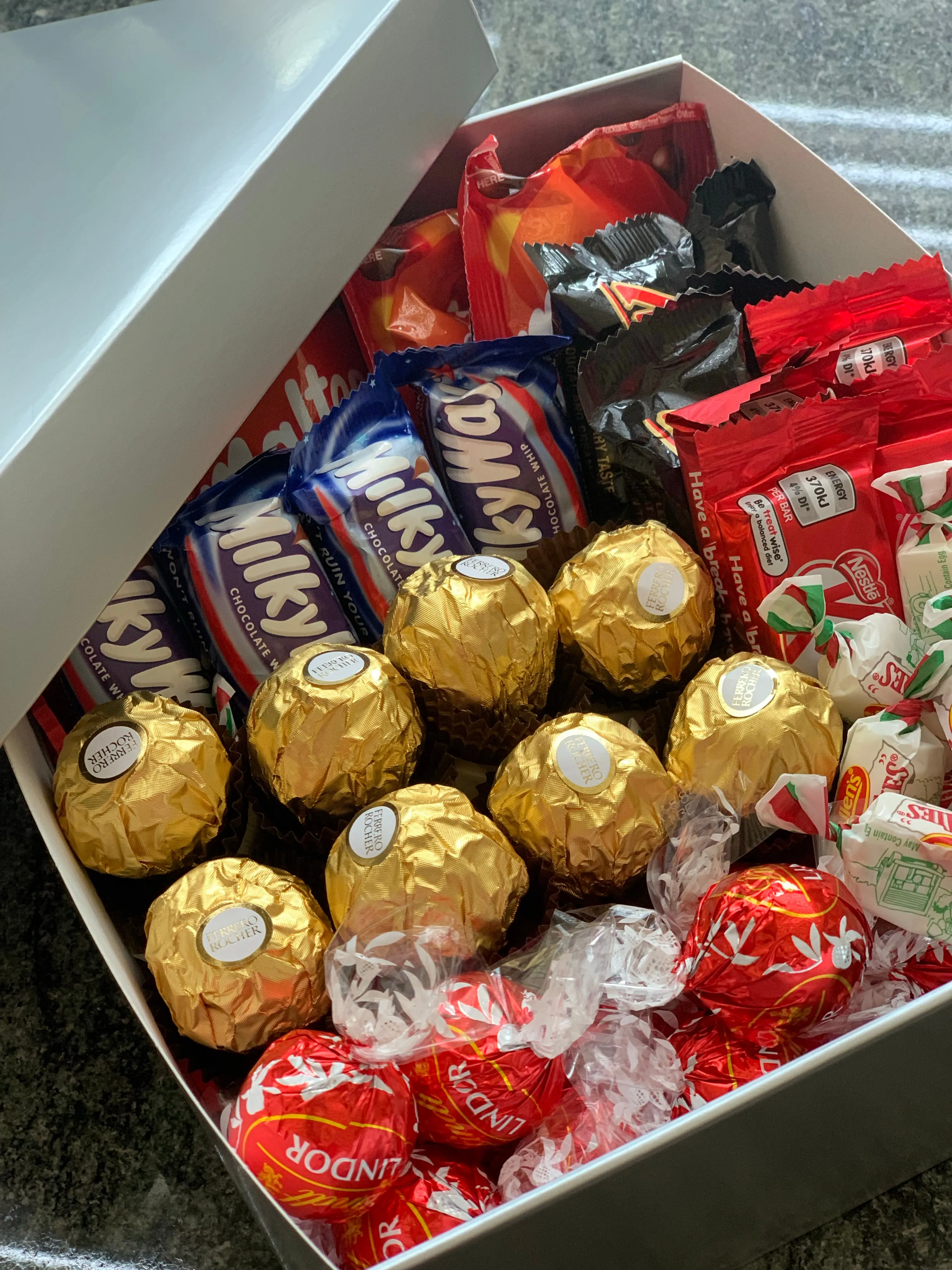 Deluxe Chocolate Asssorted Box