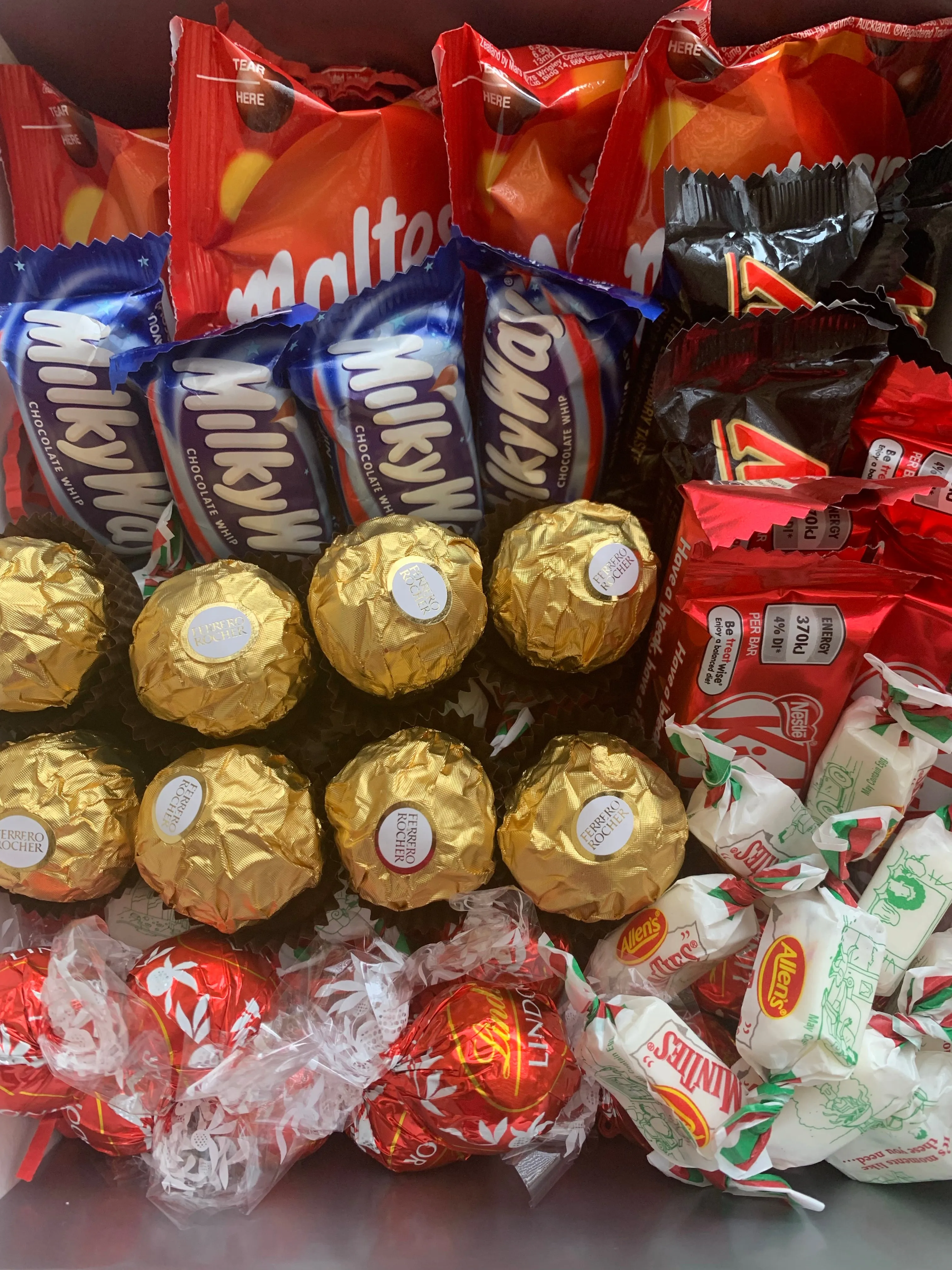 Deluxe Chocolate Asssorted Box
