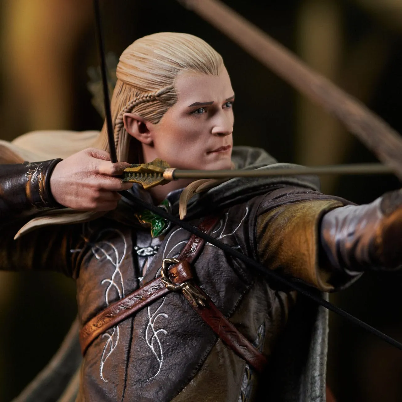 Diamond Select Toys Lord of the Rings Gallery Legolas Deluxe PVC Statue