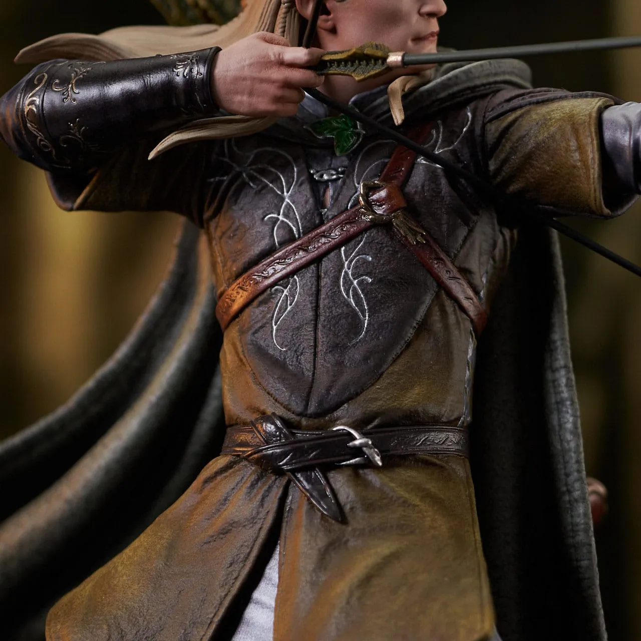Diamond Select Toys Lord of the Rings Gallery Legolas Deluxe PVC Statue