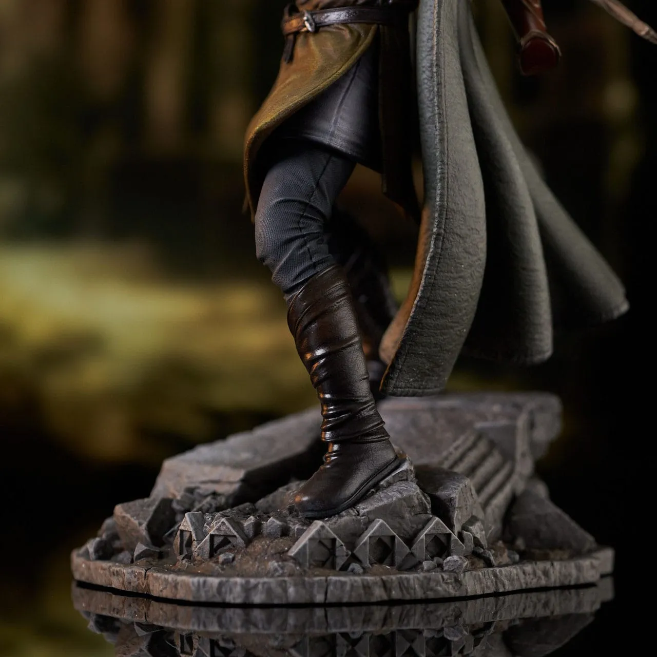 Diamond Select Toys Lord of the Rings Gallery Legolas Deluxe PVC Statue