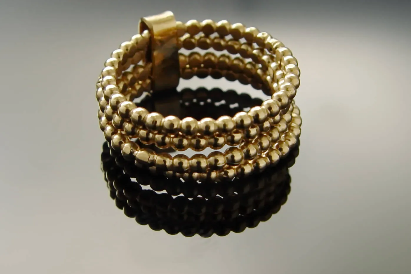 RG0911B-S Dotted gold eternity rings set